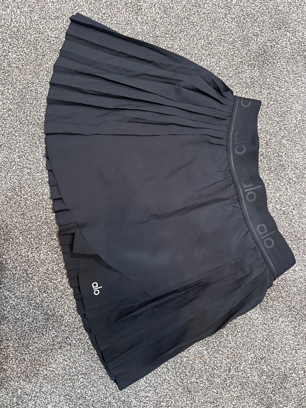 ALO Yoga Black Pleated Tennis Skirt with Logo Waistband